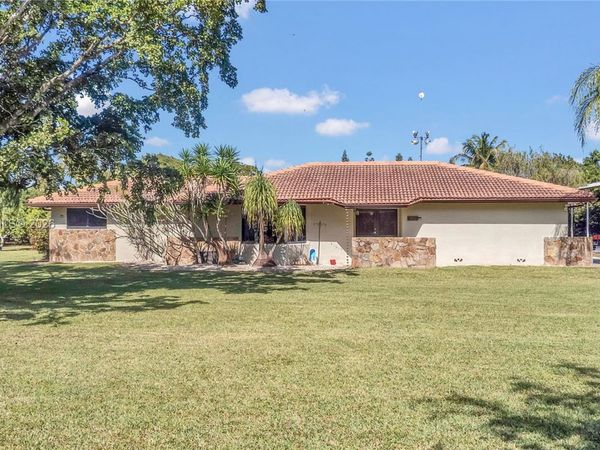 19225 SW 186th St, Miami, FL 33187