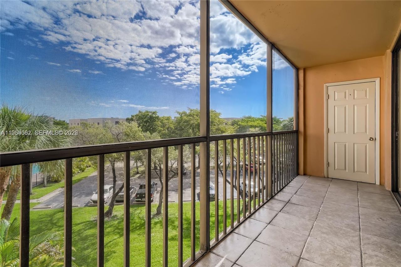 8600 SW 133rd Ave Rd, Unit 422, Miami, FL 33183 Photo