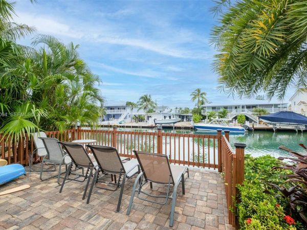 410 10th St , Key Colony, FL 33051