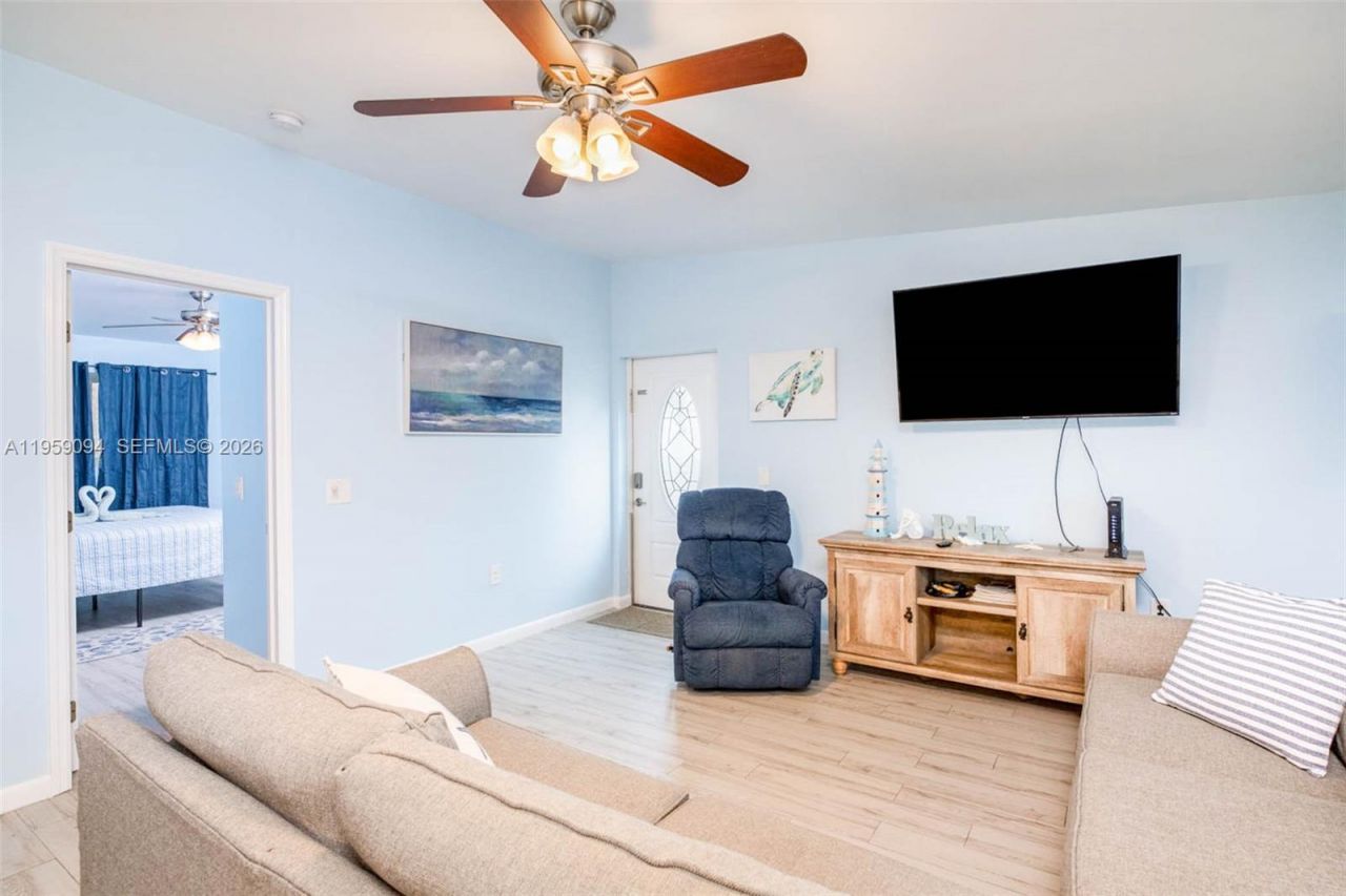 410 10th St , Key Colony, FL 33051 Photo