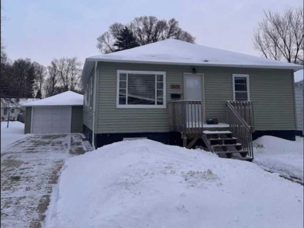 1625 9th Avenue S, Fargo, ND 58103