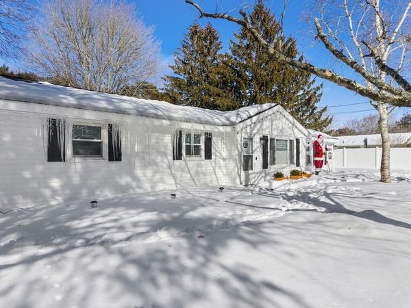 3 Gerard Ave, Freetown, MA 02717