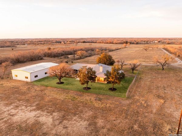 14320 La Vernia Rd, St Hedwig, TX 78152