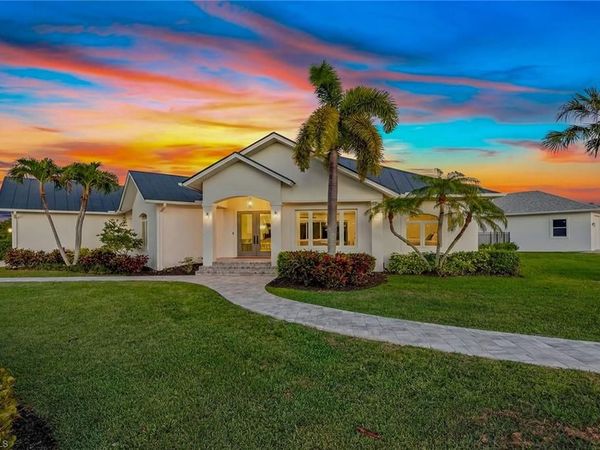 535 Inlet DR, MARCO ISLAND, FL 34145