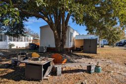 3 Poolside Dr. photo 4