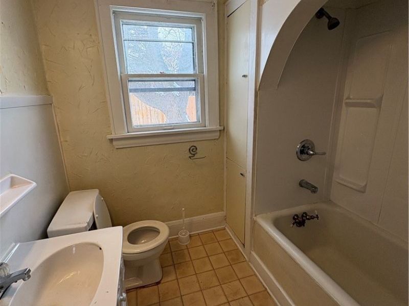 1364 Eastwood Avenue, Akron, OH 44305 Photo 8