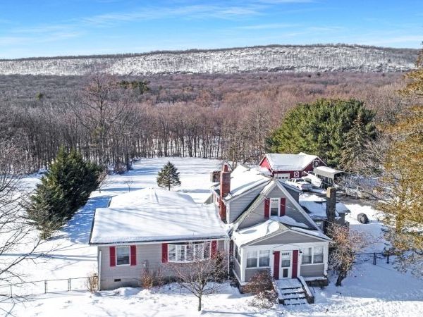 9 Greentree Rd, Blairstown, NJ 07832