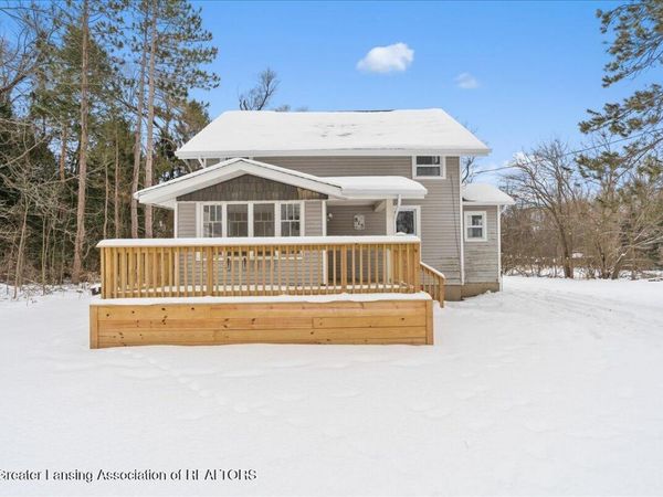 815 W Main Street, Grand Ledge, MI 48837