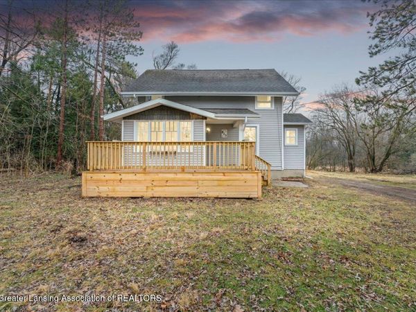 815 W Main Street, Grand Ledge, MI 48837