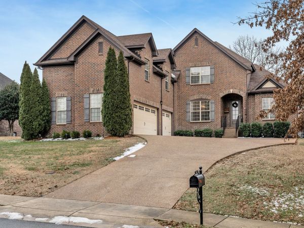 1006 Tower Hill Ln, Hendersonville, TN 37075