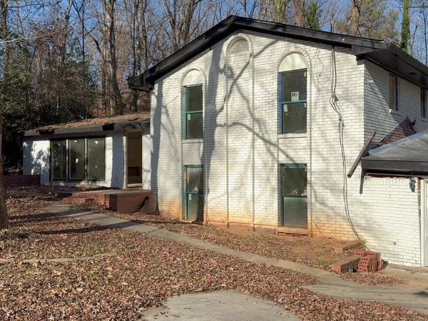 4886 Valley View Court, Atlanta, GA 30338