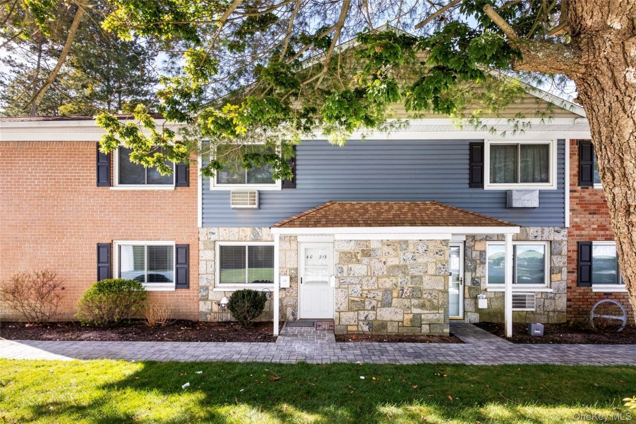 40 W 4th Street, Unit 215, Patchogue, NY 11772 Main Photo