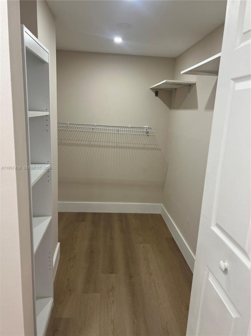 17021 N Bay Rd , Unit 124, Sunny Isles Beach, FL 33160 Photo