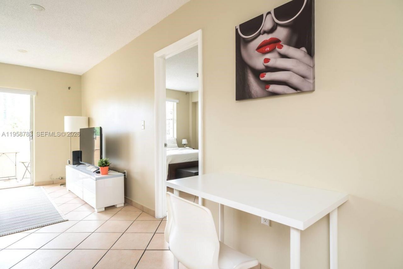 201 180th Dr, Unit 105, Sunny Isles Beach, FL 33160 Photo