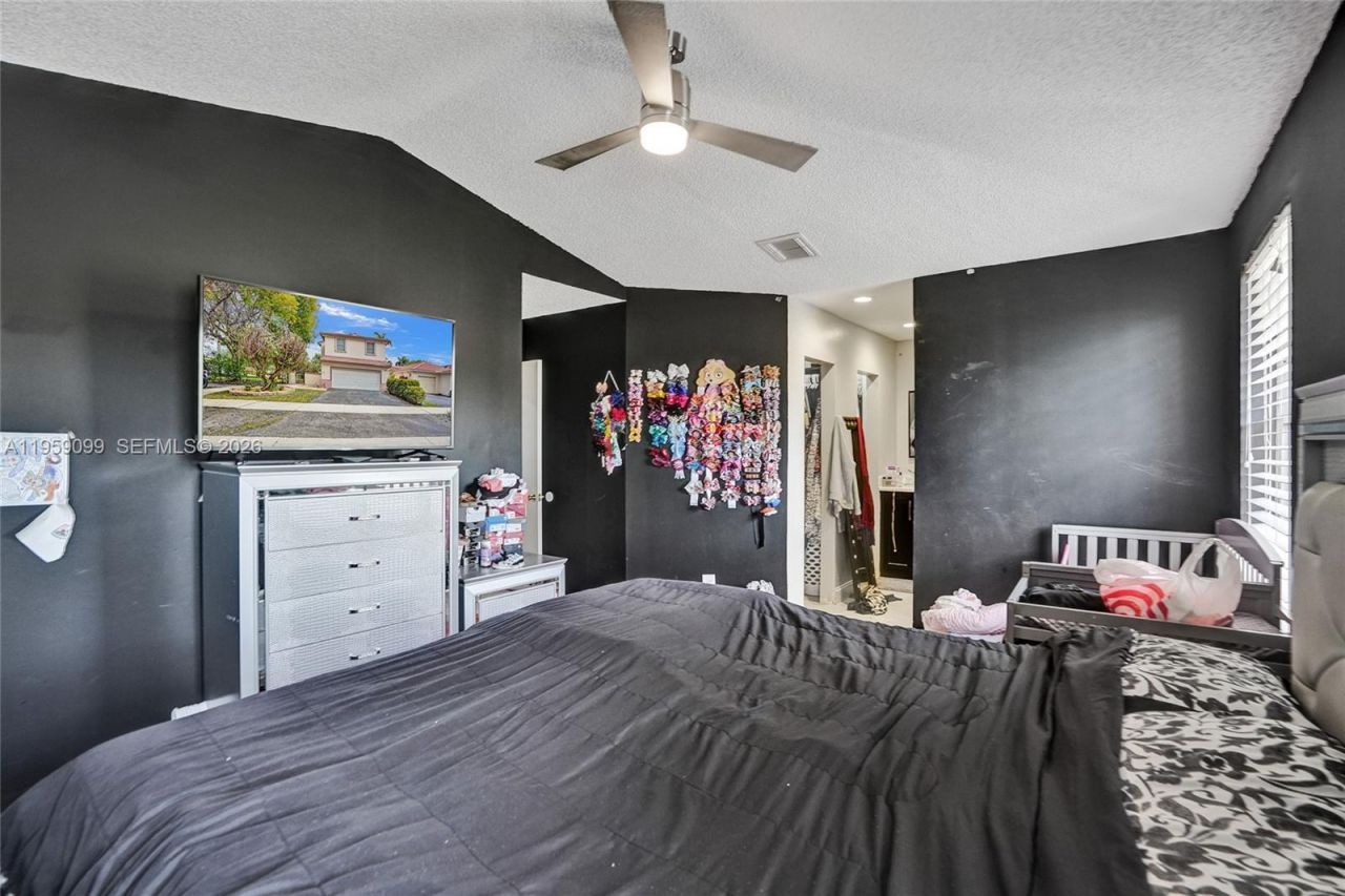 218 NW 75th Ter, Plantation, FL 33317 Photo