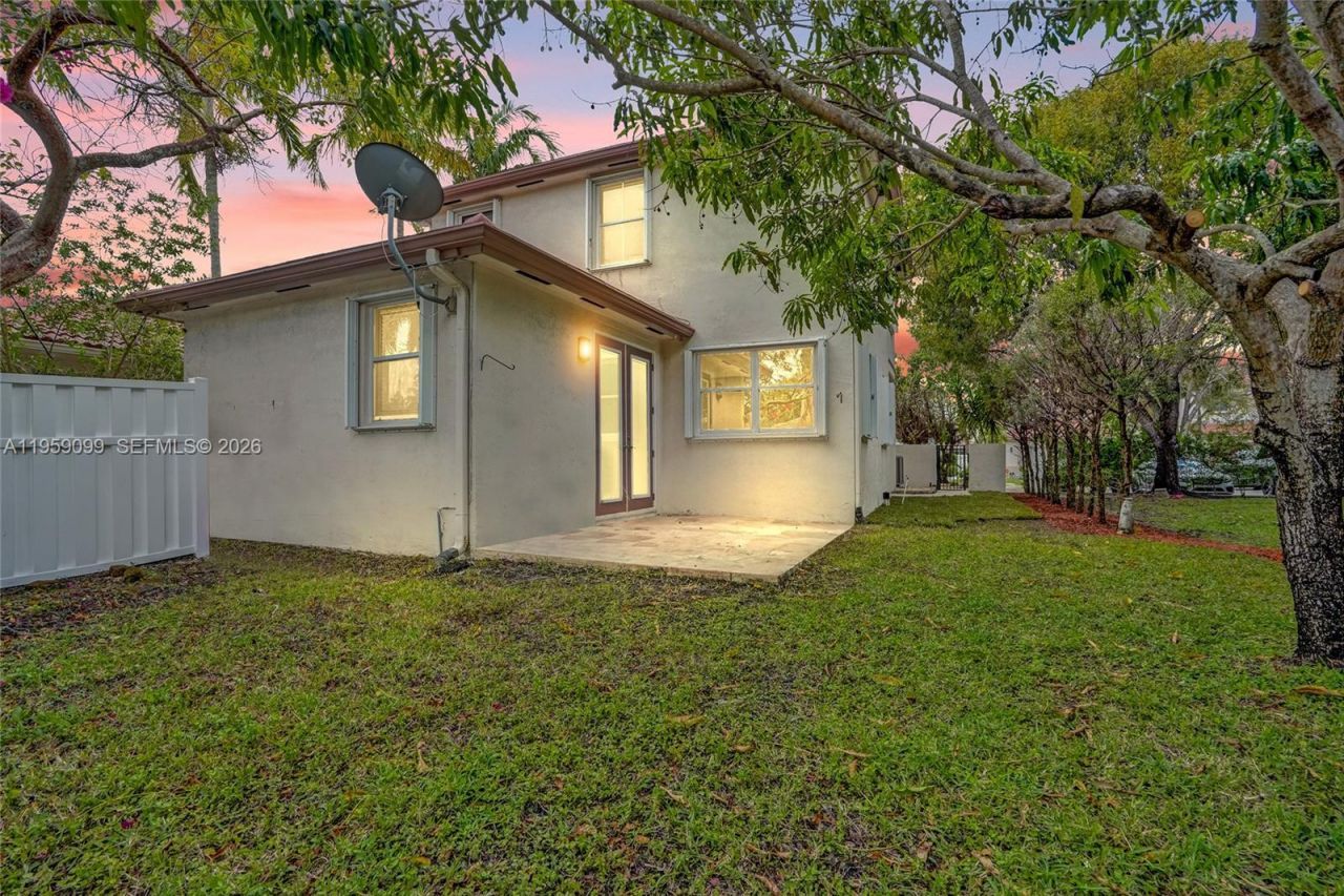 218 NW 75th Ter, Plantation, FL 33317 Photo