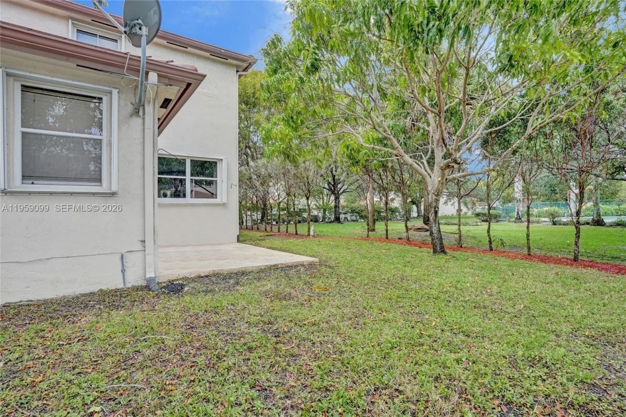 218 NW 75th Ter, Plantation, FL 33317 Photo