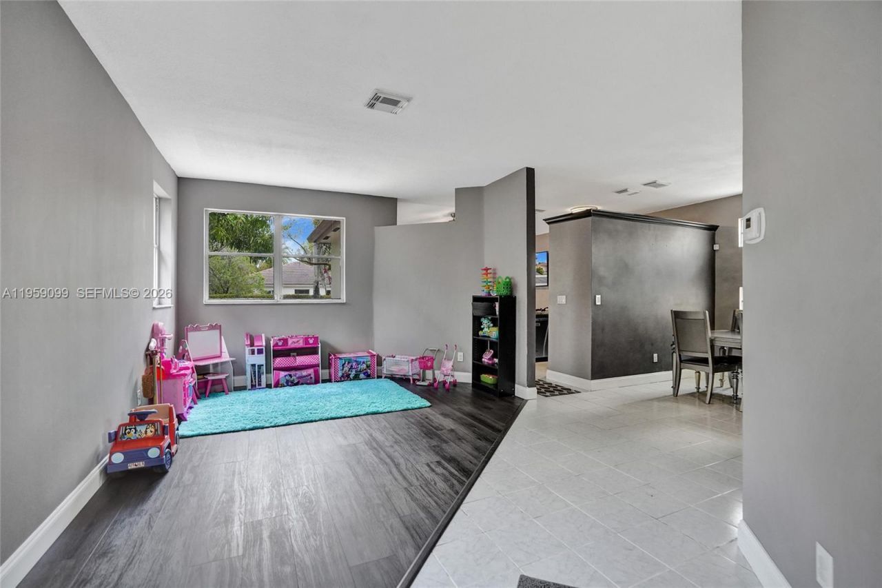 218 NW 75th Ter, Plantation, FL 33317 Photo