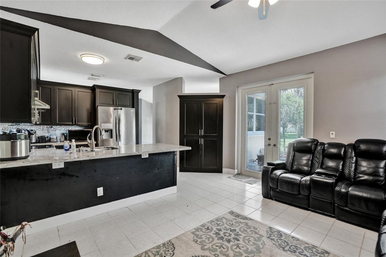 218 NW 75th Ter, Plantation, FL 33317 Photo