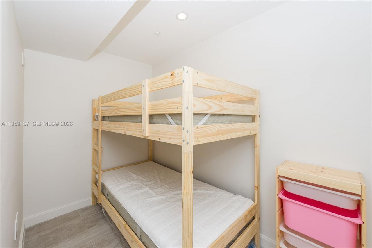 55 SW 9th St, Unit 1010, Miami, FL 33130 Photo
