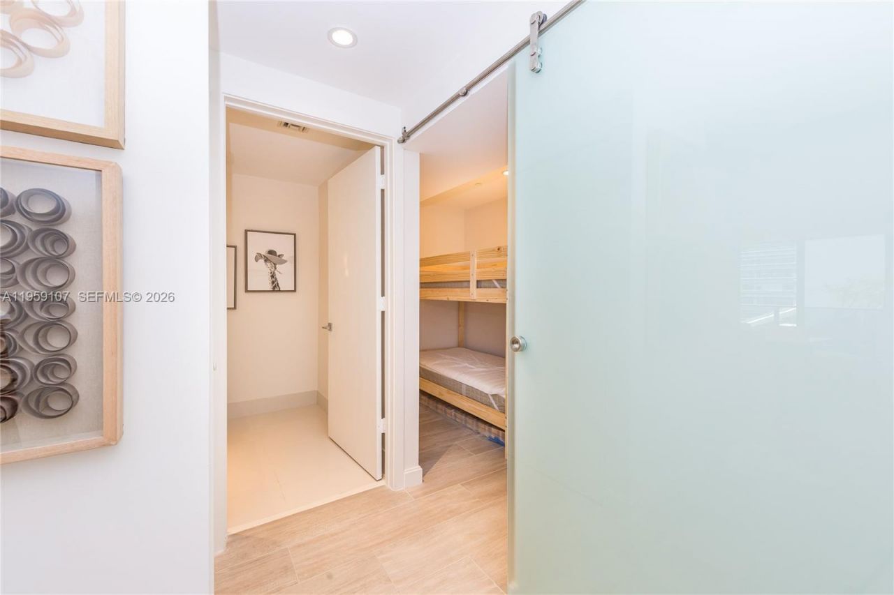55 SW 9th St, Unit 1010, Miami, FL 33130 Photo