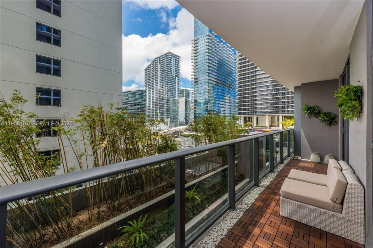 55 SW 9th St, Unit 1010, Miami, FL 33130 Photo