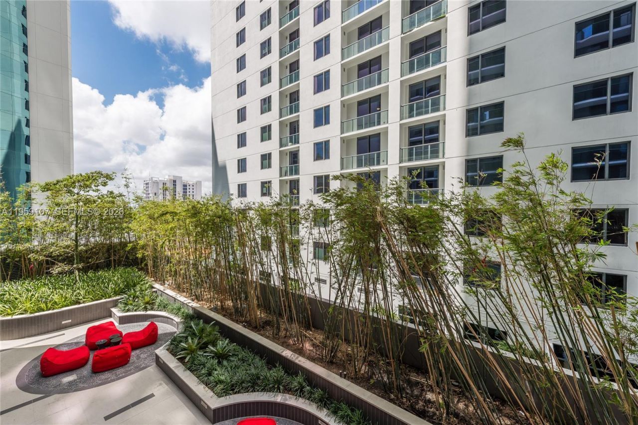 55 SW 9th St, Unit 1010, Miami, FL 33130 Photo