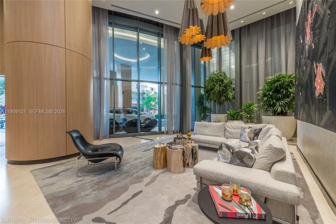 55 SW 9th St, Unit 1010, Miami, FL 33130 Photo