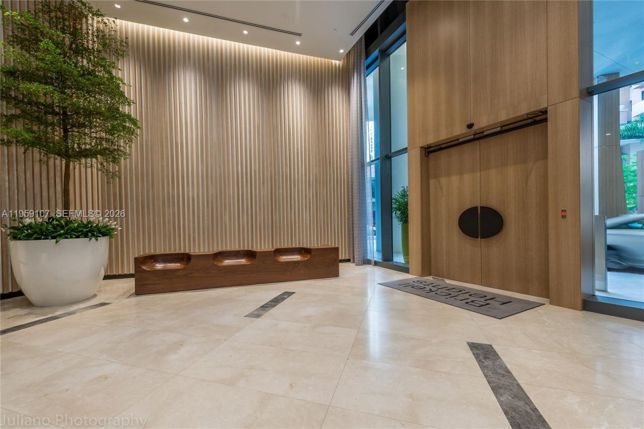 55 SW 9th St, Unit 1010, Miami, FL 33130 Photo