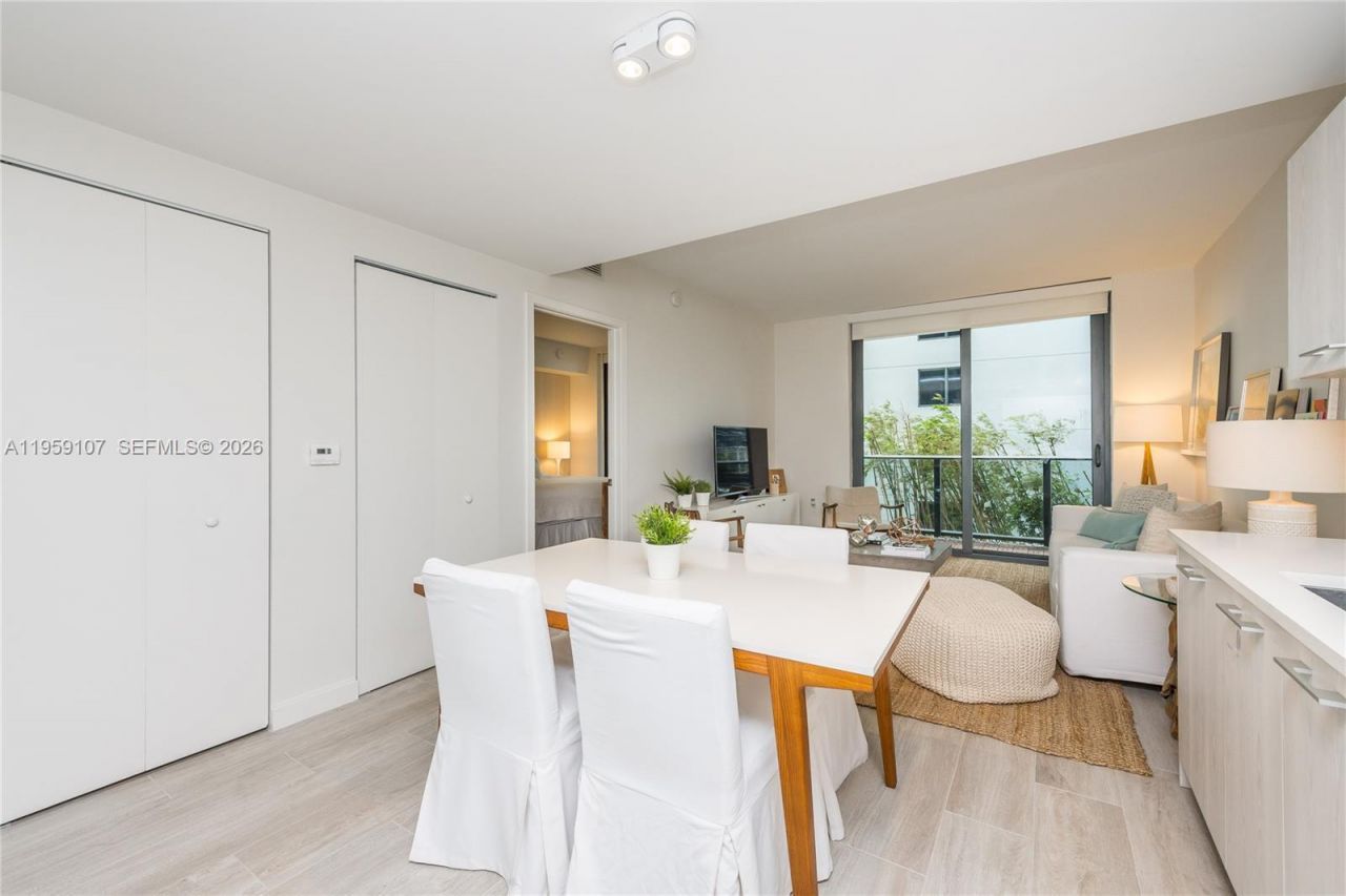 55 SW 9th St, Unit 1010, Miami, FL 33130 Photo