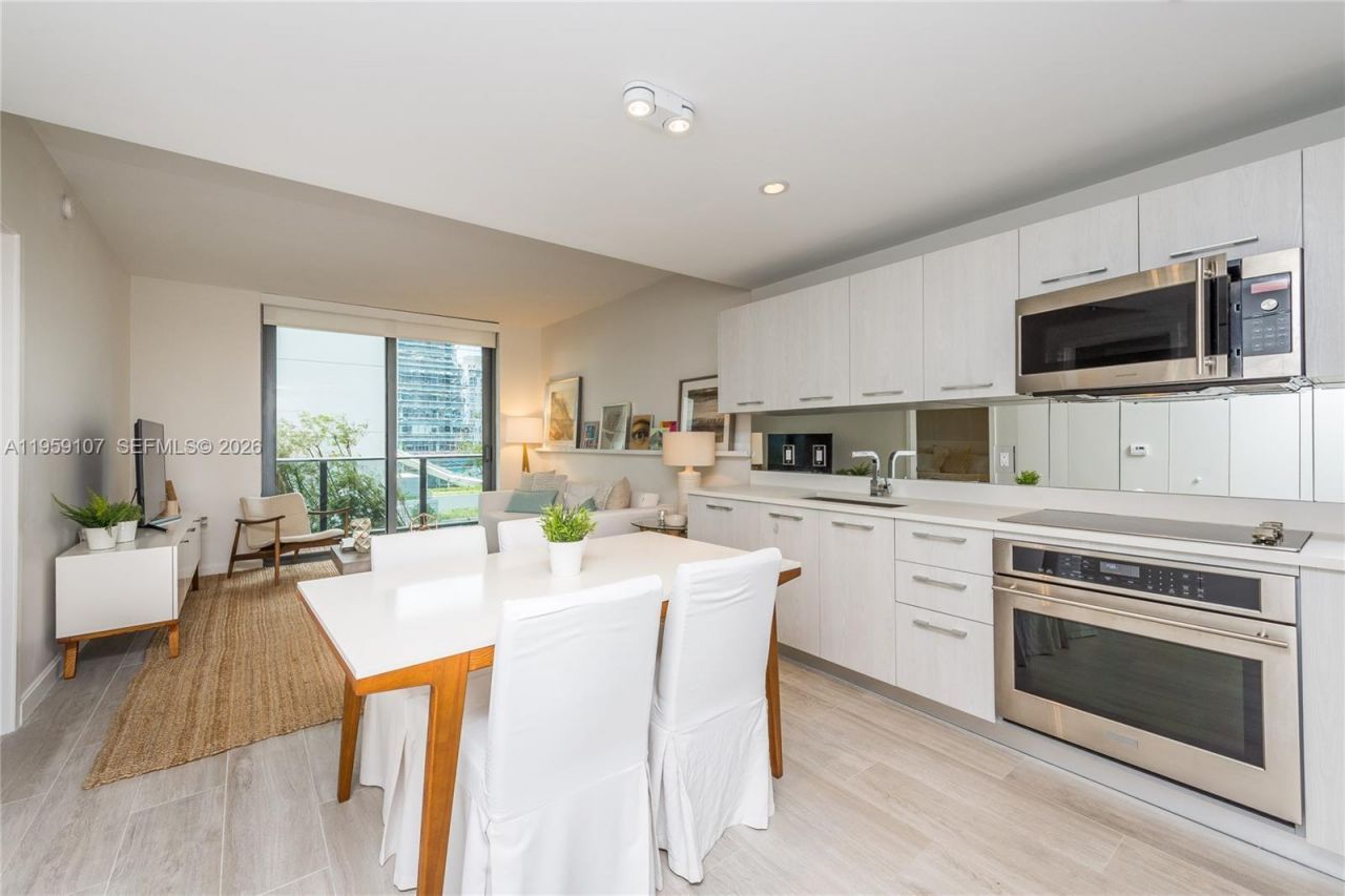 55 SW 9th St, Unit 1010, Miami, FL 33130 Photo