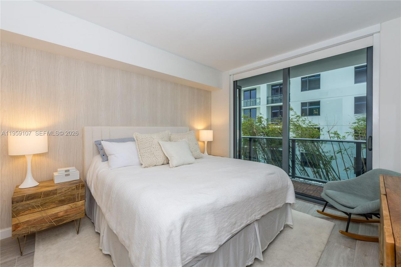 55 SW 9th St, Unit 1010, Miami, FL 33130 Photo