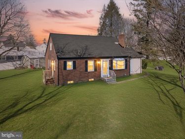 6 CEDAR ROAD, WALLINGFORD, PA 19086