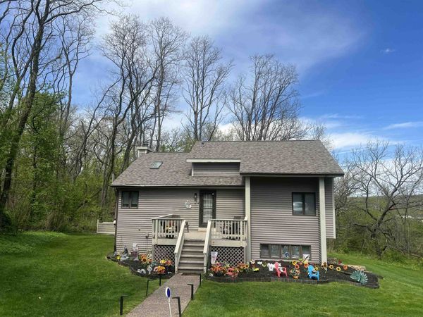 39 Valleywood Lane, GALENA, IL 61036