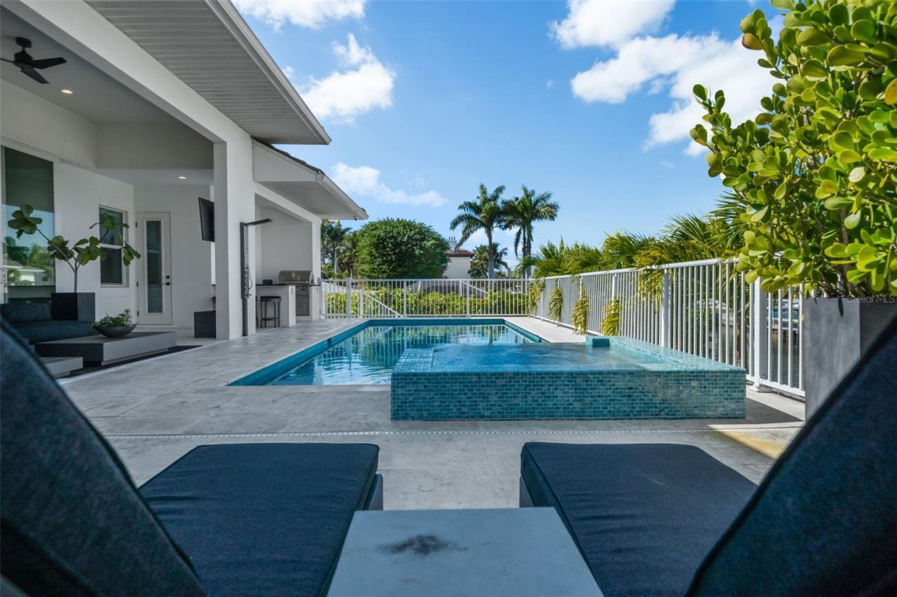 1643 Stanford Lane, Sarasota, FL 34231 Photo