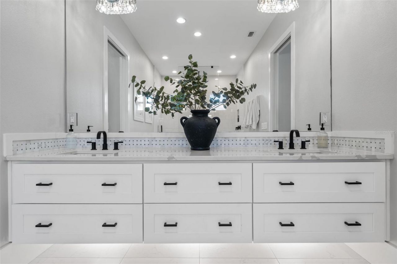 1643 Stanford Lane, Sarasota, FL 34231 Photo