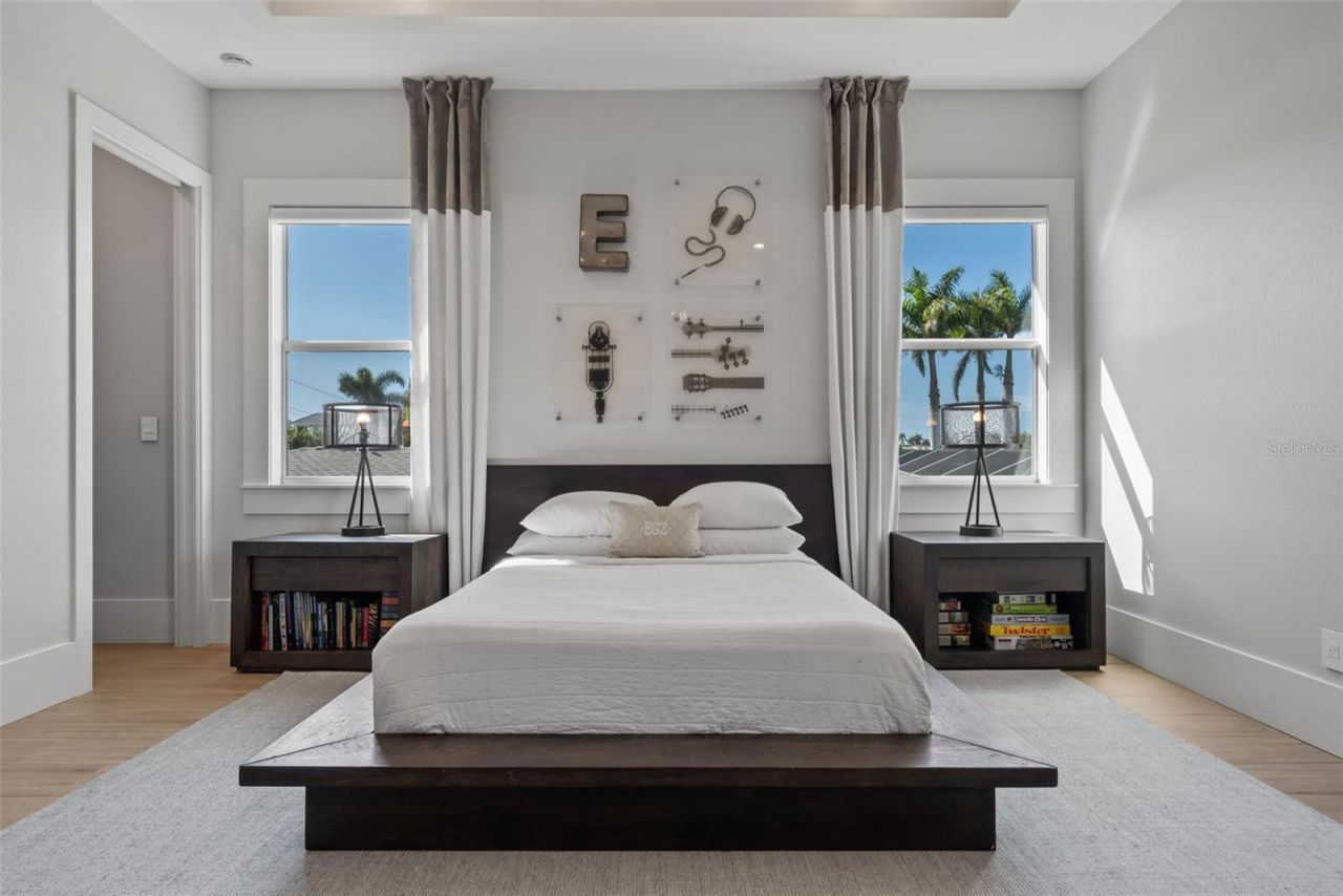 1643 Stanford Lane, Sarasota, FL 34231 Photo