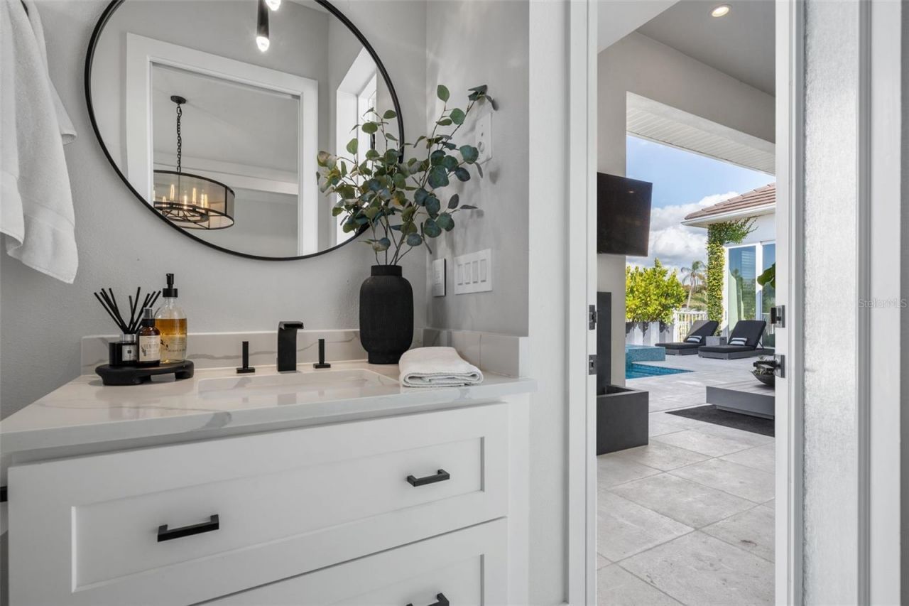 1643 Stanford Lane, Sarasota, FL 34231 Photo