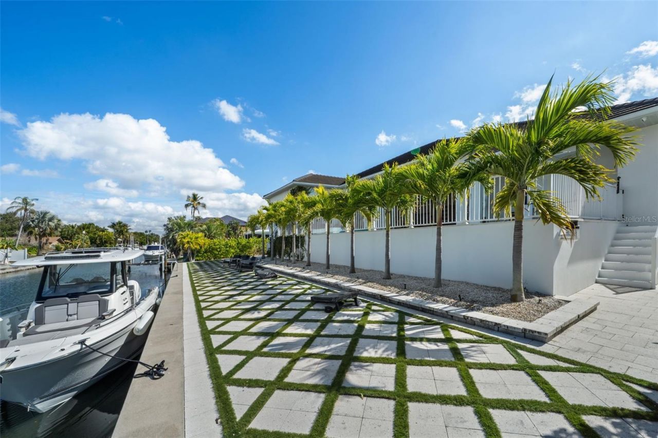 1643 Stanford Lane, Sarasota, FL 34231 Photo