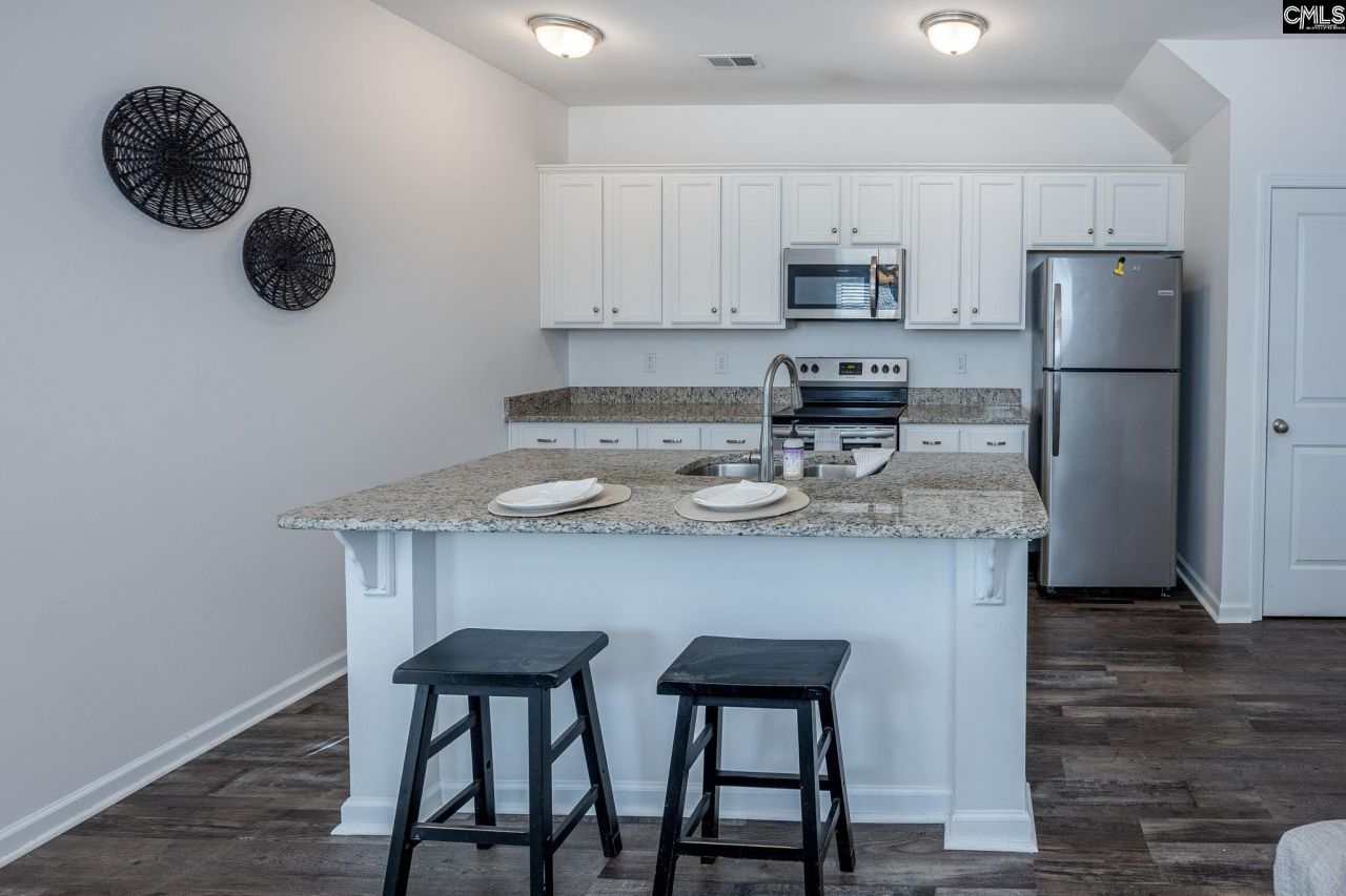 125 Hunters Grove  Photo 13