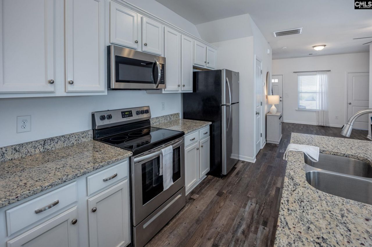 125 Hunters Grove  Photo 17