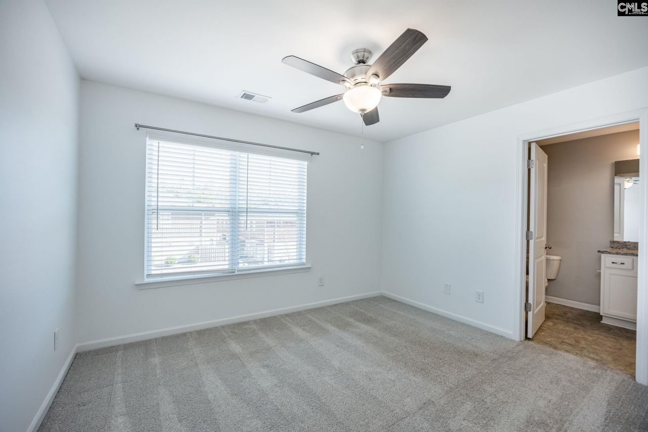 125 Hunters Grove  Photo 23