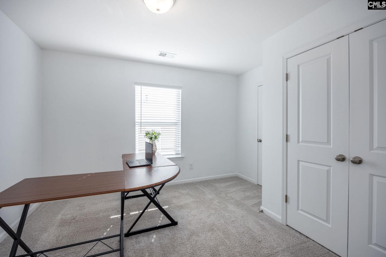 125 Hunters Grove  Photo 35