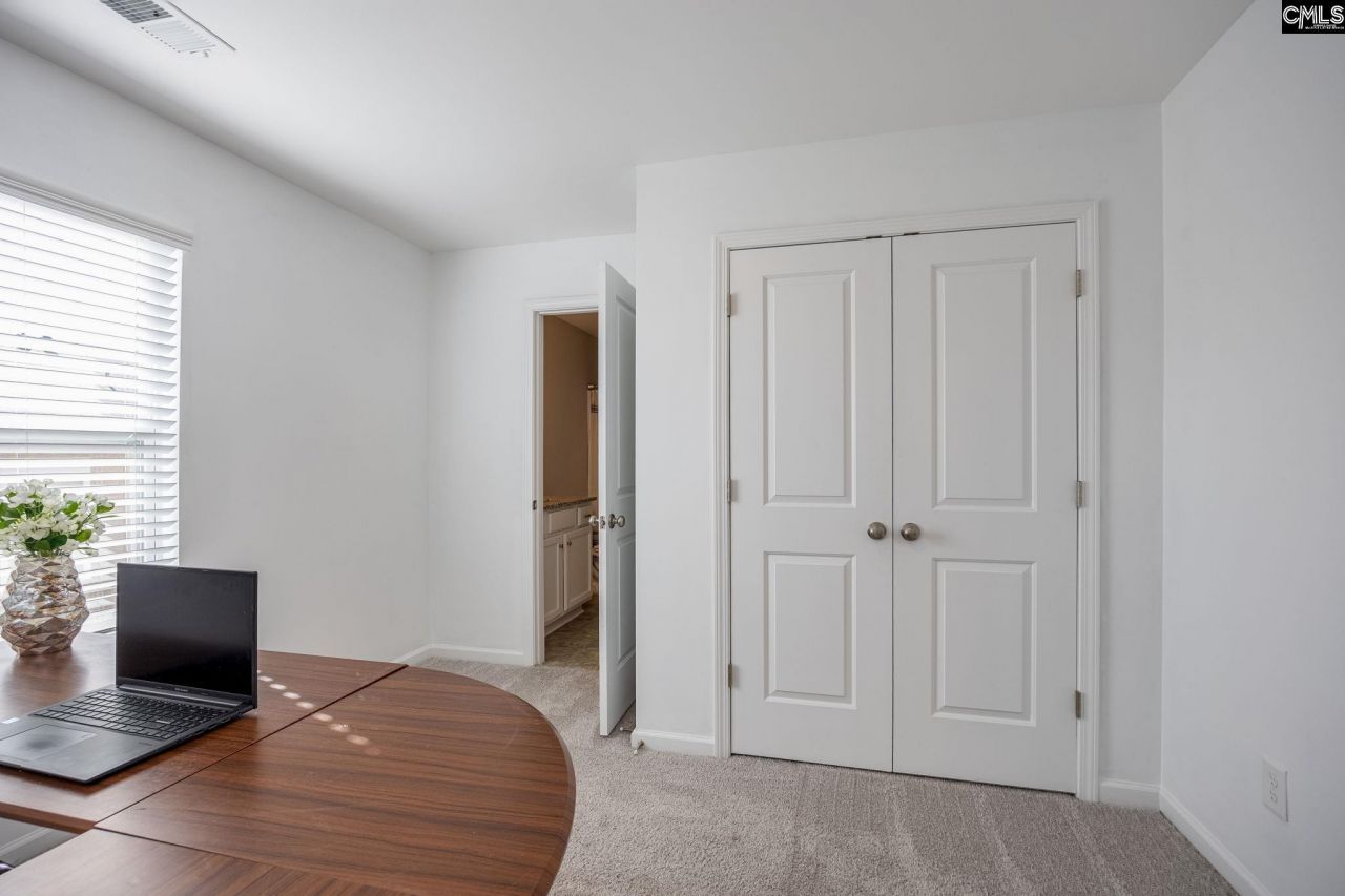 125 Hunters Grove  Photo 36