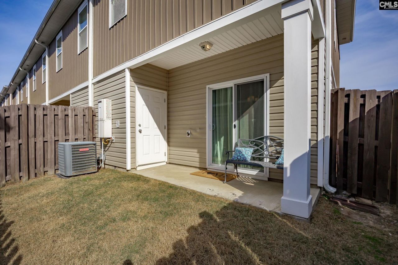 125 Hunters Grove  Photo 40