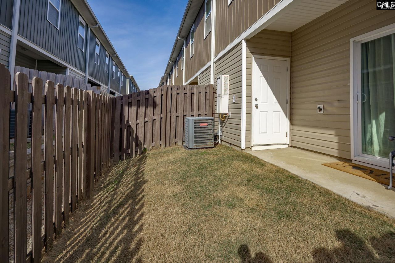 125 Hunters Grove  Photo 41