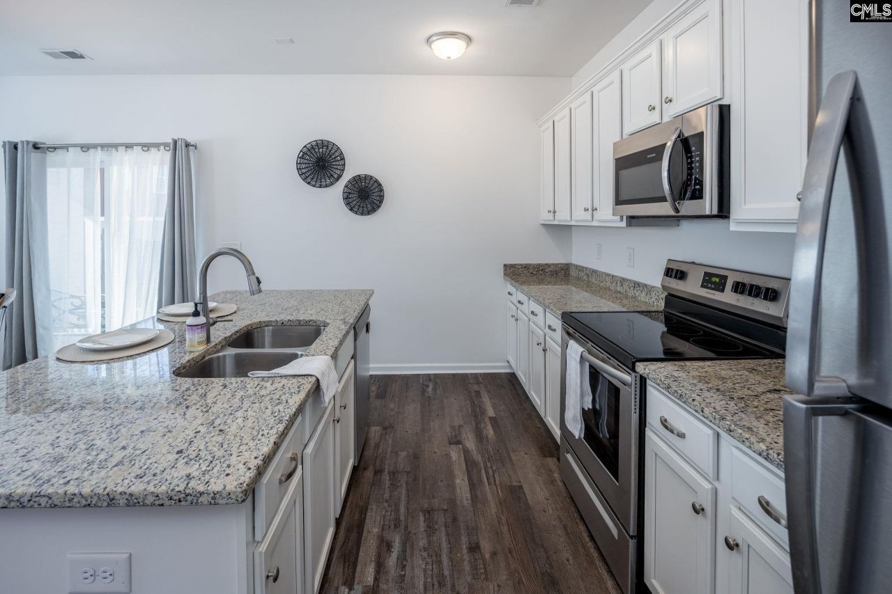 125 Hunters Grove  Photo 6