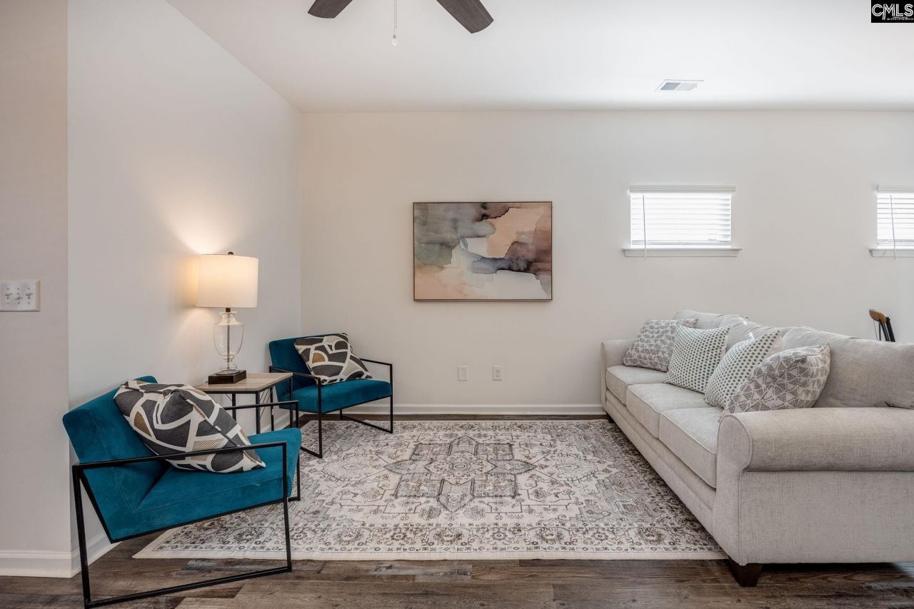 125 Hunters Grove  Photo 7