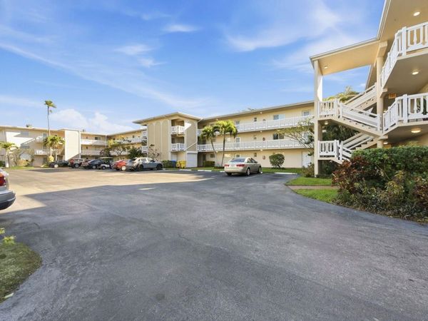 2615 N Garden Drive, Unit 305, Lake Worth, FL 33461