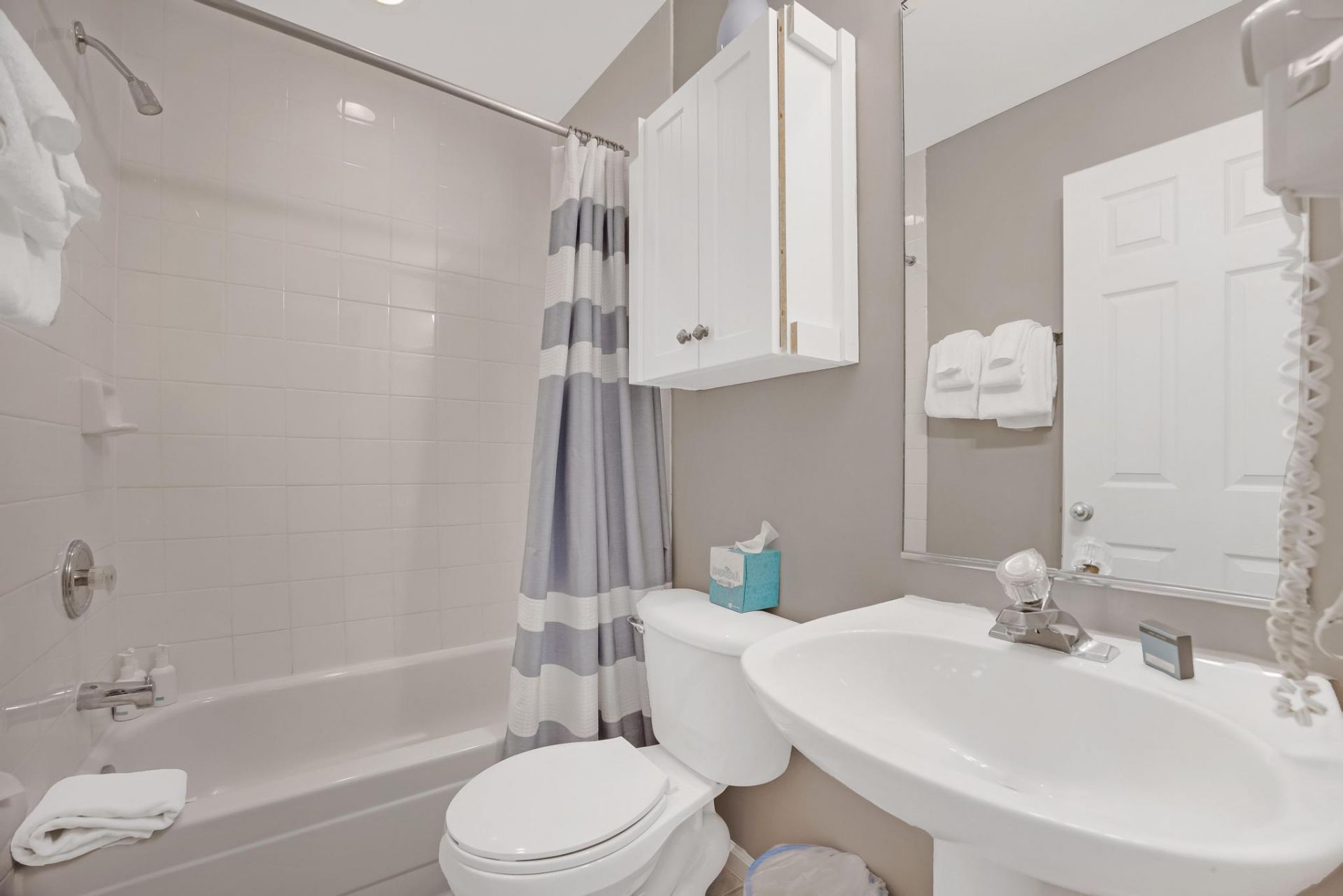 5081 Sunset Village Drive, Duck Key, FL 33050 Photo